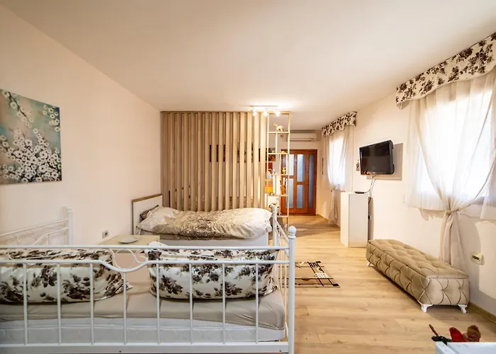 Old Street * פודגוריצה